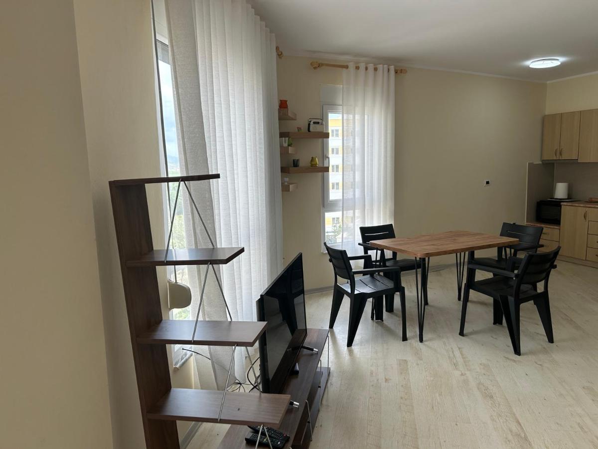 Apartment In Qerret Golem  Eksteriør bilde