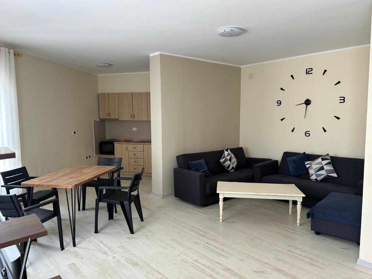 Apartment In Qerret Golem  Eksteriør bilde