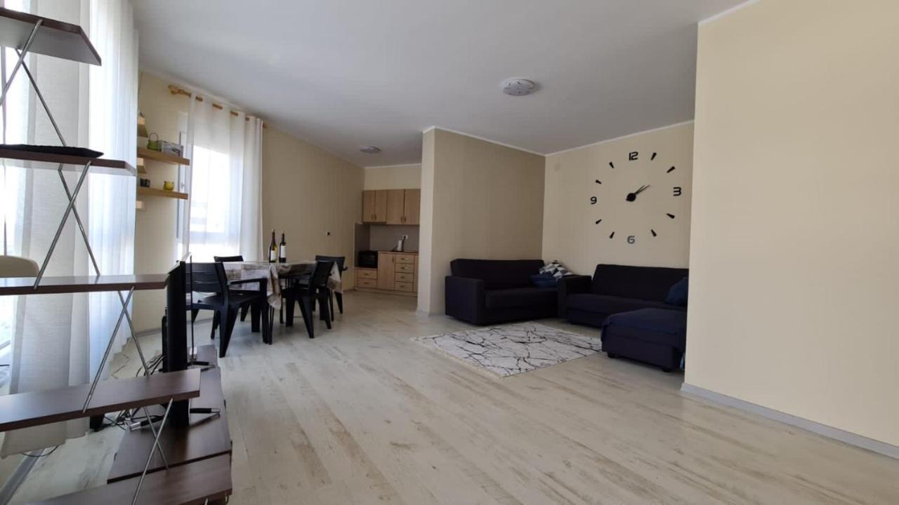 Apartment In Qerret Golem  Eksteriør bilde