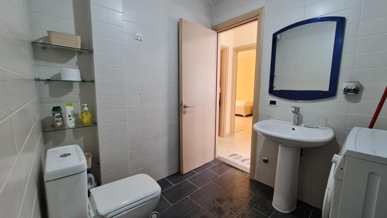 Apartment In Qerret Golem  Eksteriør bilde